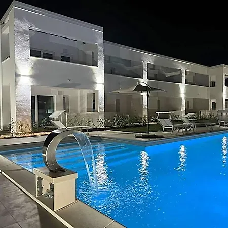 Sunshine Luxury - Private Pool And - Lido Policoro